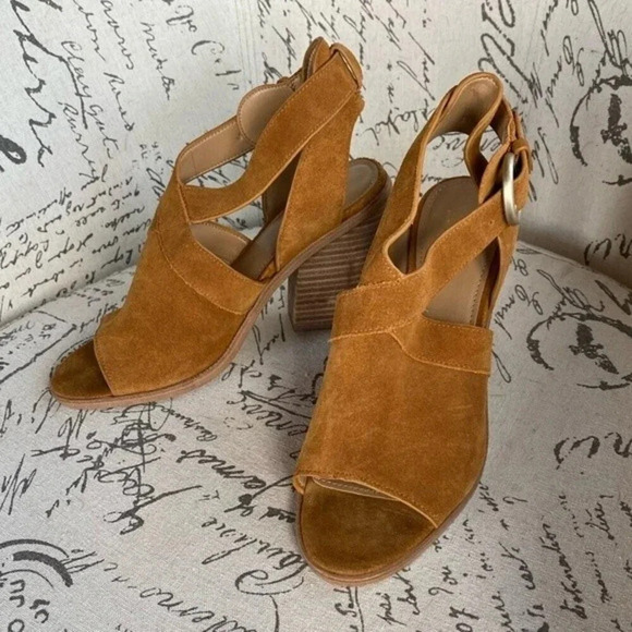 NEW, Marc Fisher, Vega, Suede Peep Toe Sandal, Stacked Block Heel, Tan, Brown - Picture 2 of 13